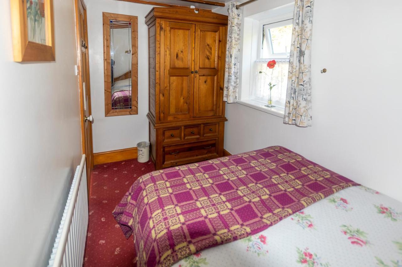 Rosebud Cottage Romantic Cottage For A Couple Fishguard Exterior photo