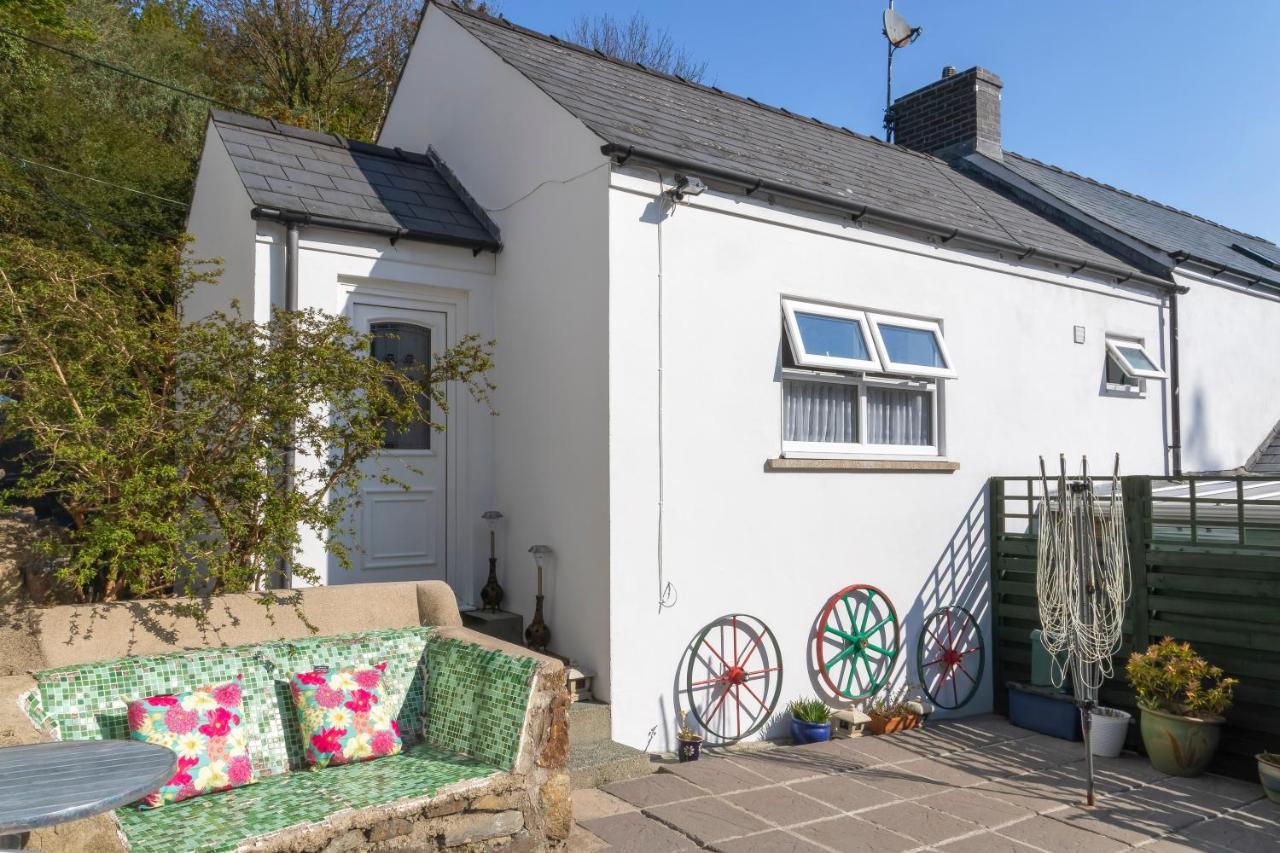 Rosebud Cottage Romantic Cottage For A Couple Fishguard Exterior photo